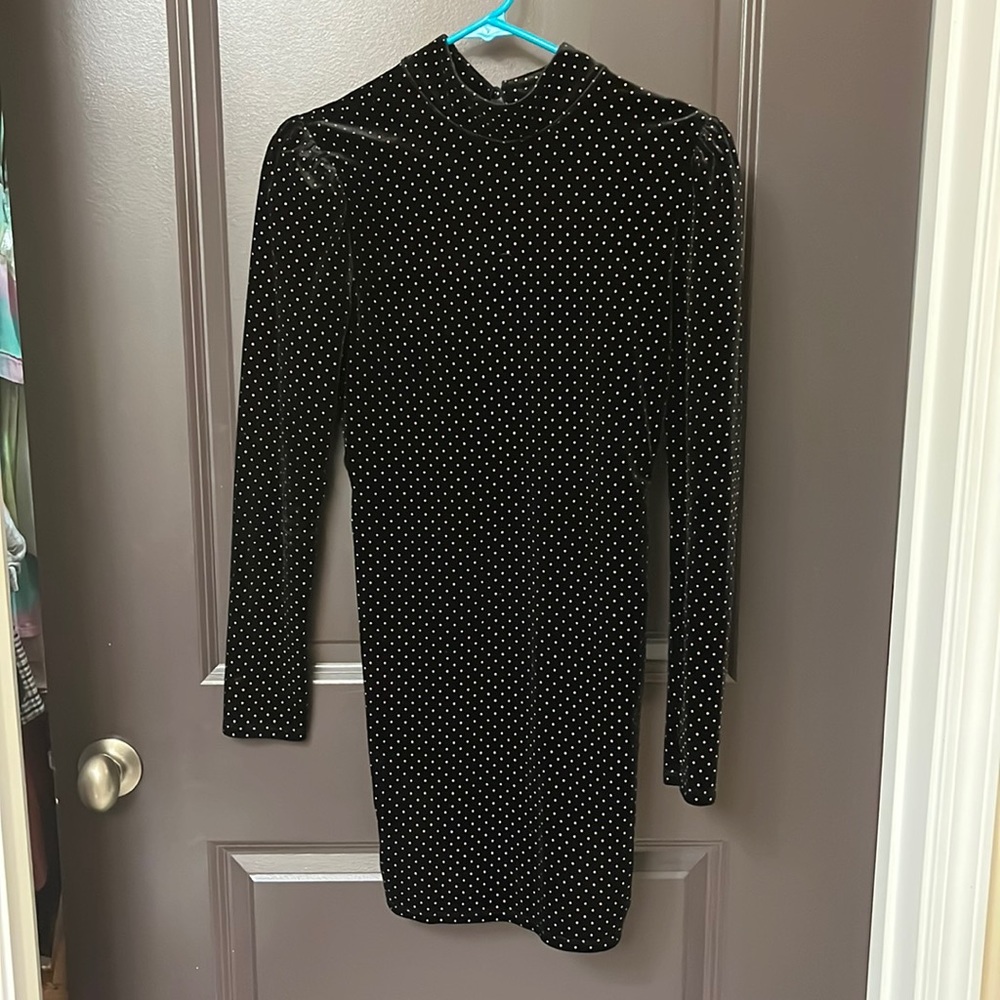 Mini black velvet backless dress